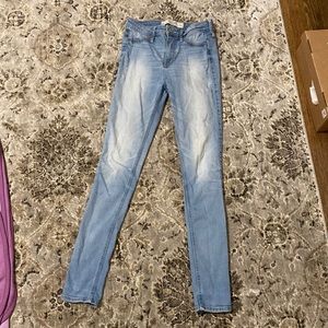 Abercrombie & Fitch light denim skinny jeans